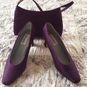 Purple/plum shoes.Sz 7 1/2B & matching pocketbook